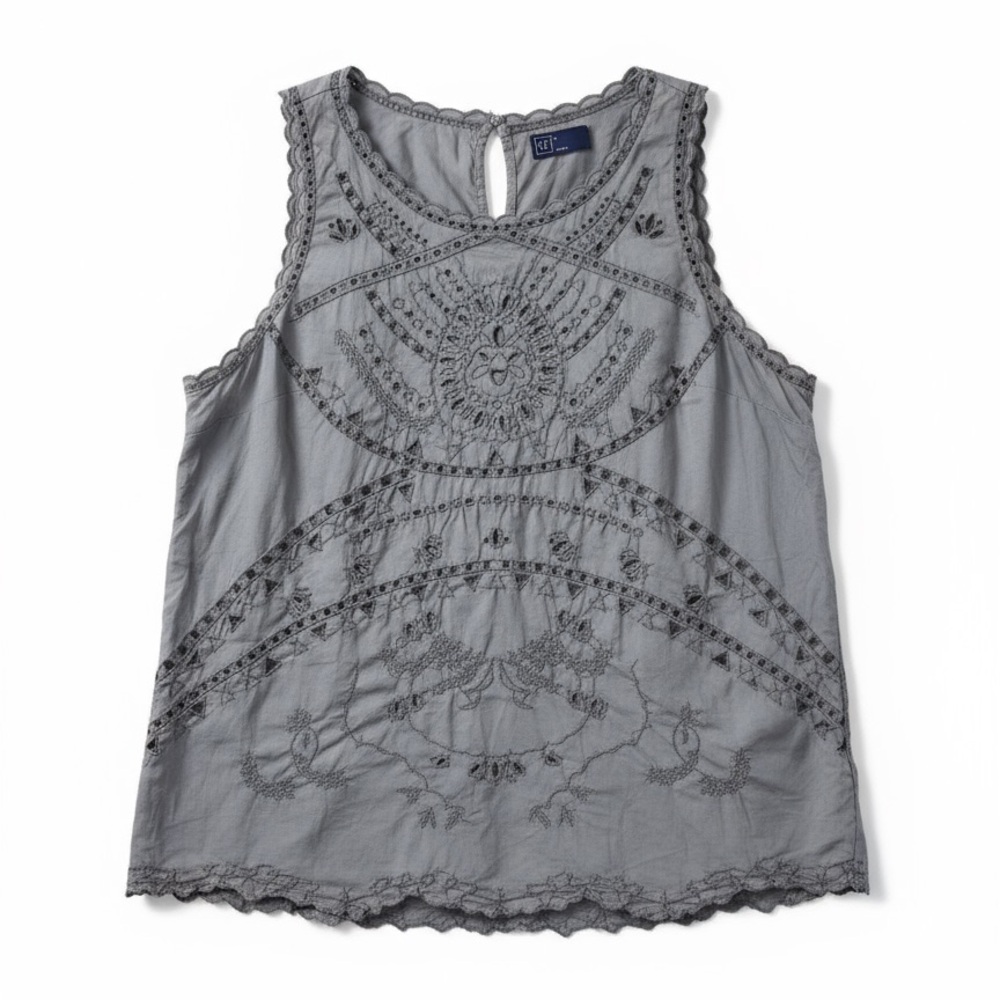 Gap women’s size medium gray shell